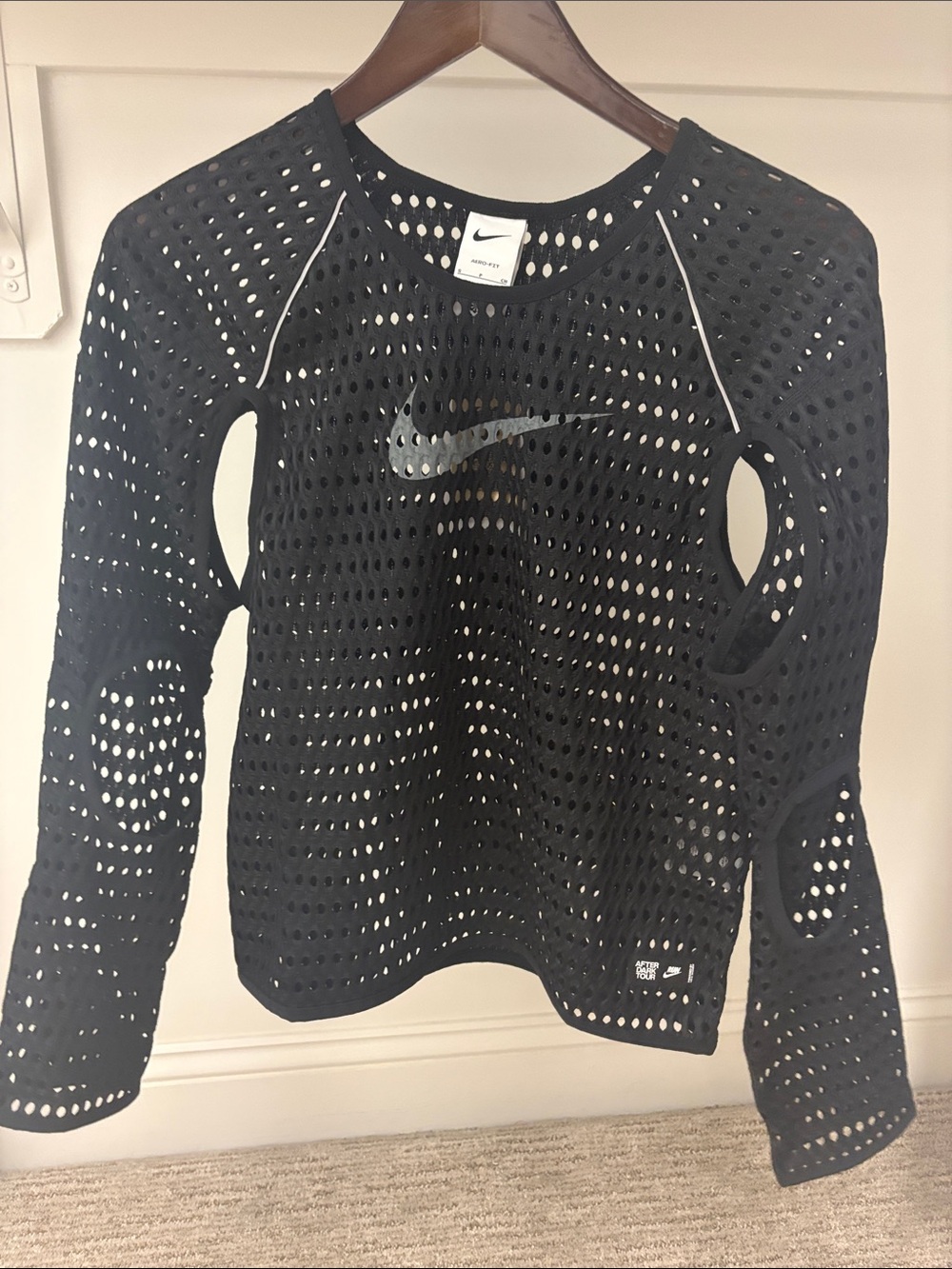 Nike Women’s Radical Airflow After Dark Tour Aero-Fit Running Top
